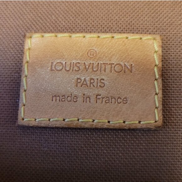 Authentic Louis Vuitton Bosphore - Picture 9 of 12